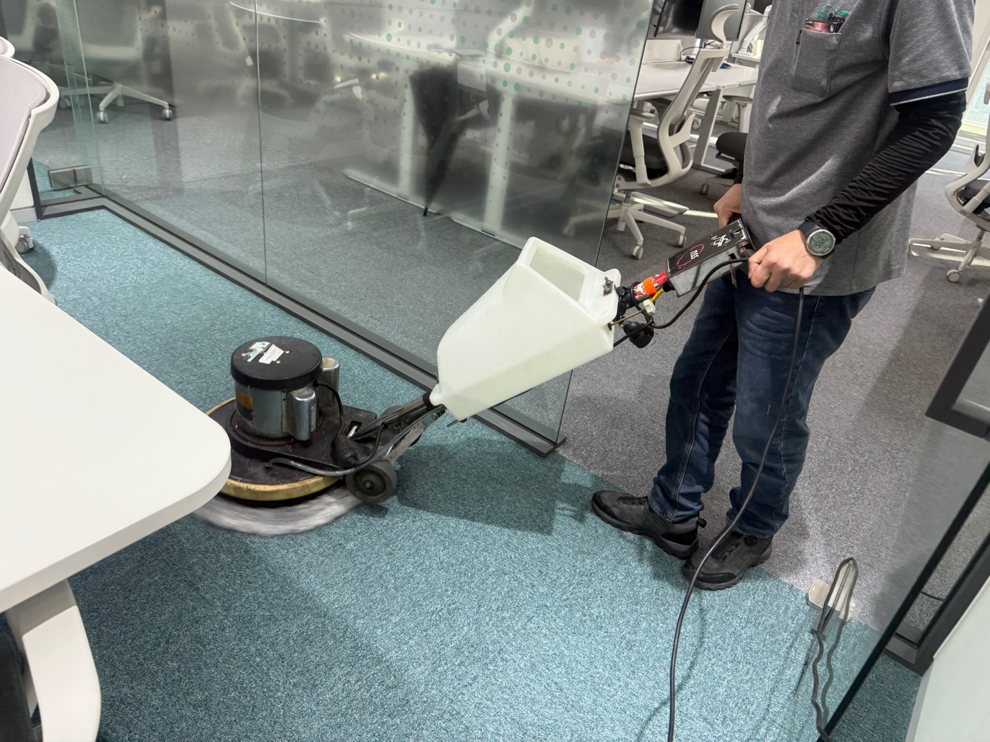 pexels gurvan-rolland-6997245